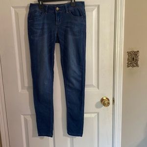 Juniors low-rise skinny jeans
